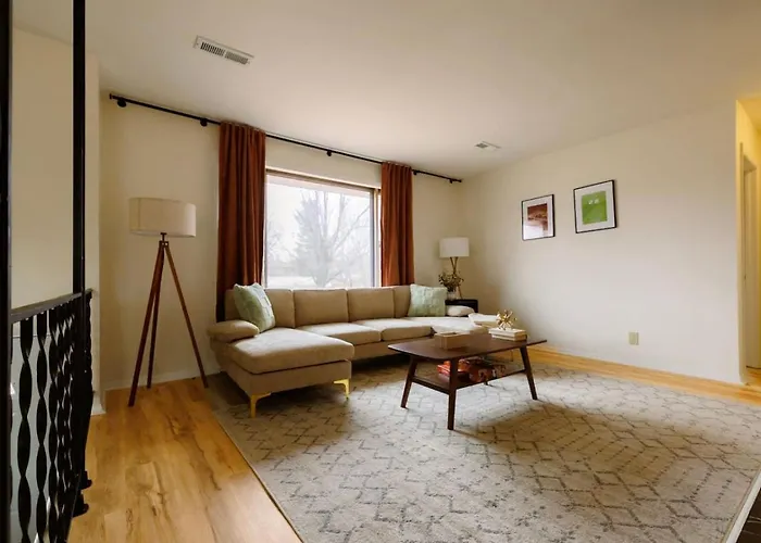 Ferienhaus Cozy Long Near Downtown And Workspace