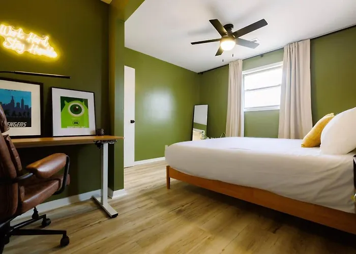 Cozy Long Near Downtown And Workspace Peoria