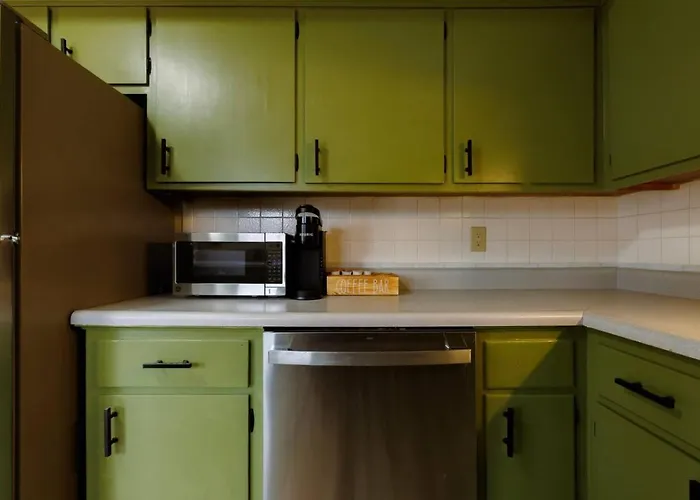 Cozy Long Near Downtown And Workspace