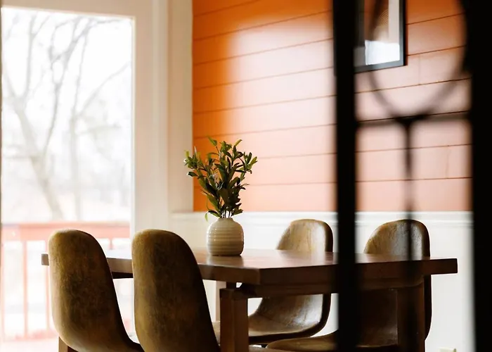 Cozy Long Near Downtown And Workspace